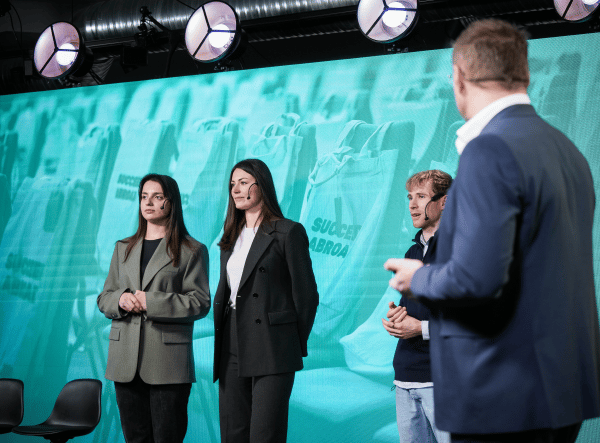 Specialists on stage at succeed abroad 2026