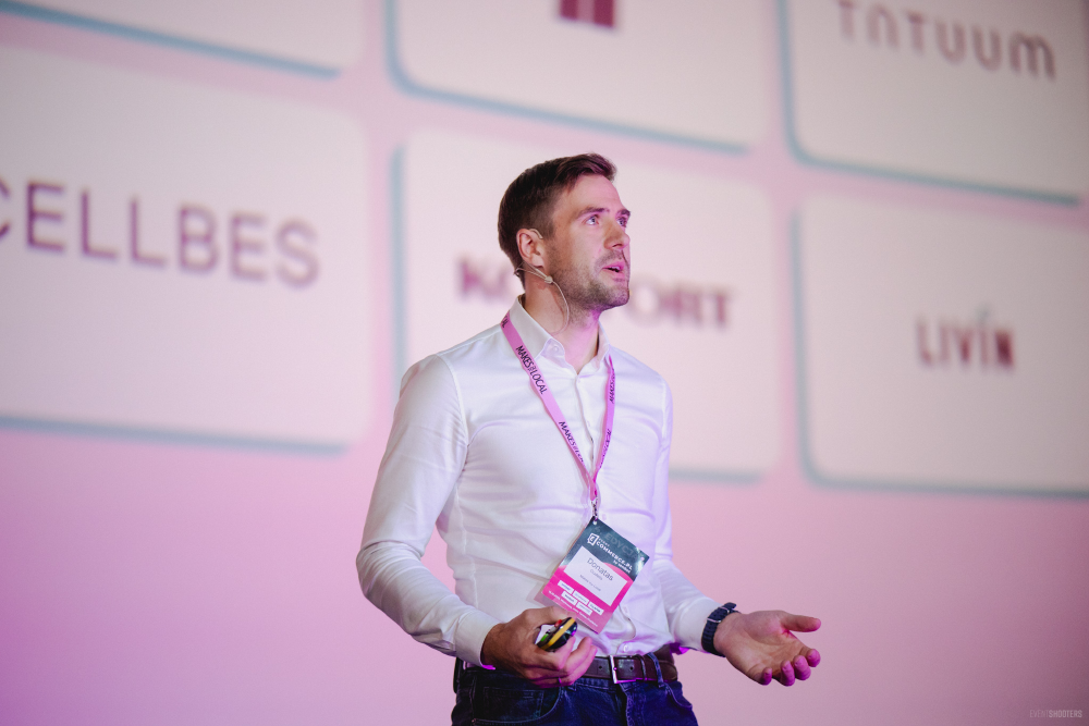 Speaker on stage at Succeed Abroad event
